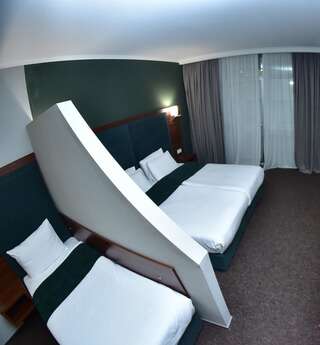 Отель Green Tower Hotel Тбилиси Улучшенный трехместный номер-1